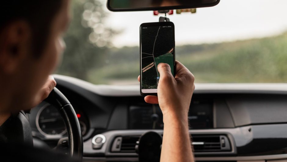 Cum să alegi o cameră de bord pentru siguranță suplimentară în trafic