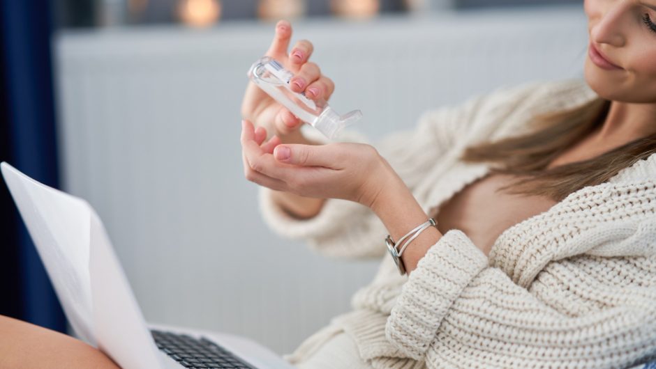 Cum să îți faci propriul parfum personalizat acasă