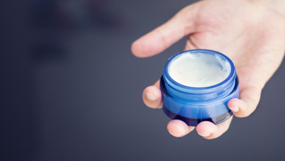 Parfum solid pentru sport: formule anti-transpirație intensă