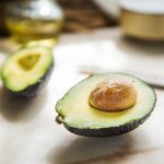 Uleiul de avocado: beneficii pentru sănătatea pielii și inimii
