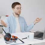 Cum trăiești o zi întreagă fără multitasking
