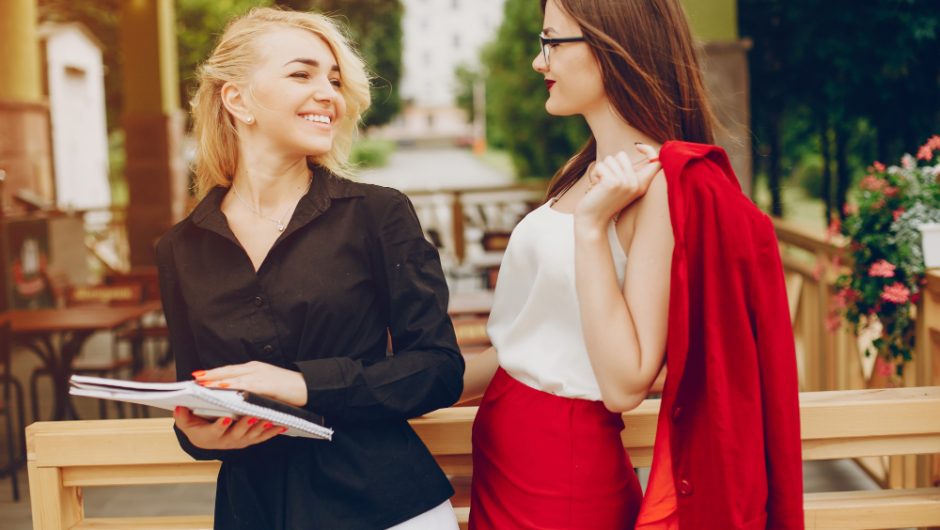 Ținute pentru conferințe și evenimente de networking care durează întreaga zi