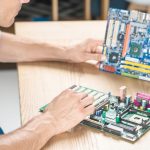 Chiplet-urile: cum sunt construite procesoarele moderne din mai multe componente