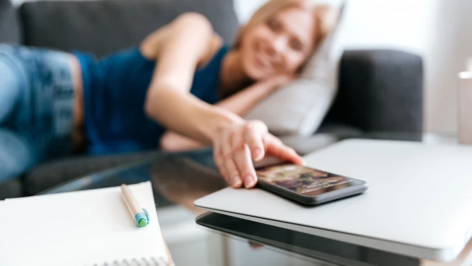 Cum să reduci timpul pierdut online fără aplicații complicate